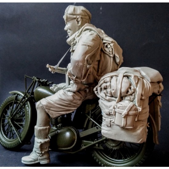 1/9 WWII Italian Motorbike Rider for Triumph Motorbike kits