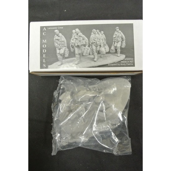 1/32 WWII Avro Lancaster Bomber Crews (7 figures w/accessories) 1/32 WWII Avro Lancaster Bomber Crews (7 figures w/accessories)