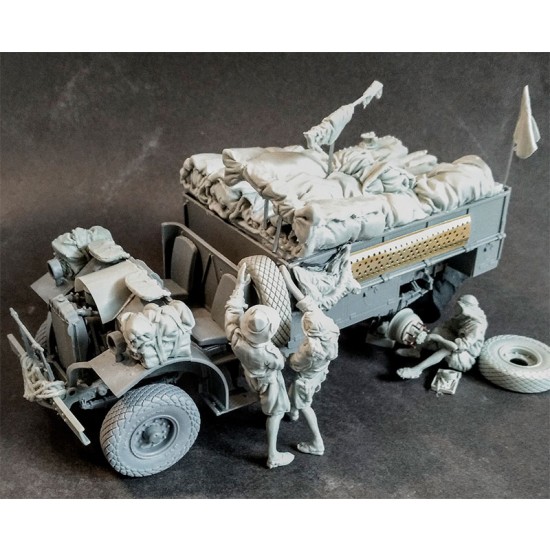 1/35 LRDG Ford F30 Truck Crews Changing Tyres (3 figures, stowage) 1/35 LRDG Ford F30 Truck Crews Changing Tyres (3 figures, stowage)
