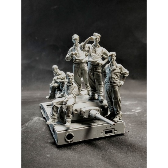 1/35 Viking Division Tank Crews for Panzer III, Eastern front (5 figures) 1/35 Viking Division Tank Crews for Panzer III, Eastern front (5 figures)