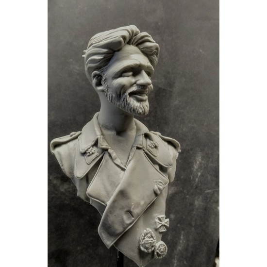 1/5 Panzer Ace Feldwebel Kurt Knispel Bust (height: 140mm) 1/5 Panzer Ace Feldwebel Kurt Knispel Bust (height: 140mm)