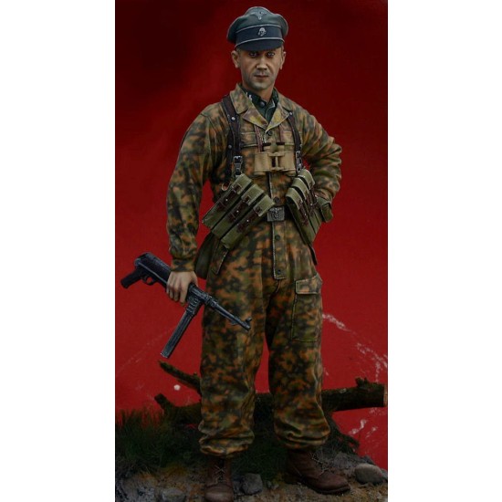 1/9 Waffen SS N.C.O. Normandy (1 Figure) 1/9 Waffen SS N.C.O. Normandy (1 Figure)