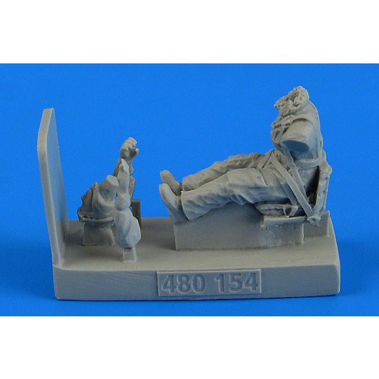 1/48 WWII Soviet Woman Pilot with Seat for Polikarpov Po-2 for ICM kit (1 Pilot) 1/48 WWII Soviet Woman Pilot with Seat for Polikarpov Po-2 for ICM kit (1 Pilot)