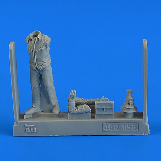 1/48 Soviet Air Officer in The Cold War Period (1 Figure) 1/48 Soviet Air Officer in The Cold War Period (1 Figure)