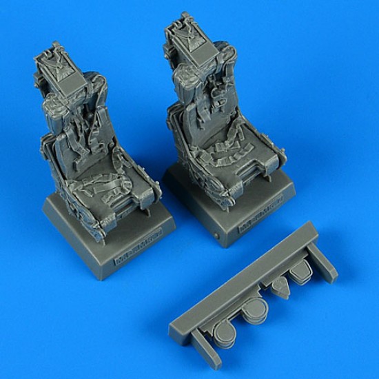 1/32 McDonnell Douglas F-4 Phantom II Ejection Seats w/Safety Belts 1/32 McDonnell Douglas F-4 Phantom II Ejection Seats w/Safety Belts