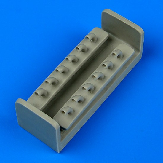 1/48 Curtiss P-40E Kittyhawk Exhaust for Italeri kit 1/48 Curtiss P-40E Kittyhawk Exhaust for Italeri kit