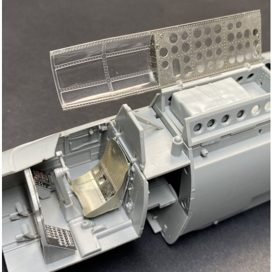 1/32 Douglas A20G Havoc Cockpit Upgrade Detail set for HK Models 1/32 Douglas A20G Havoc Cockpit Upgrade Detail set for HK Models