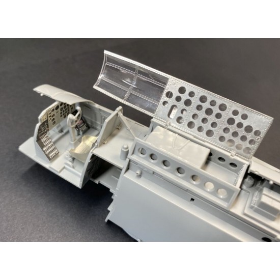 1/32 Douglas A20G Havoc Cockpit Upgrade Detail set for HK Models 1/32 Douglas A20G Havoc Cockpit Upgrade Detail set for HK Models