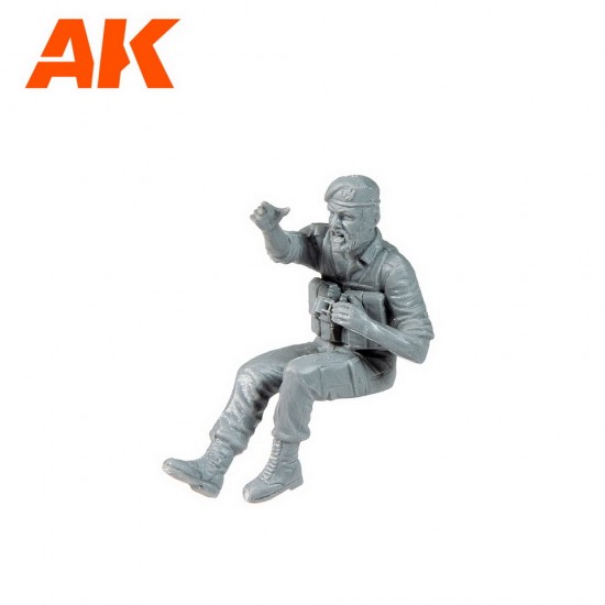 1/35 Technical Riders (4 Figures, vehicle Not included) 1/35 Technical Riders (4 Figures, vehicle Not included)
