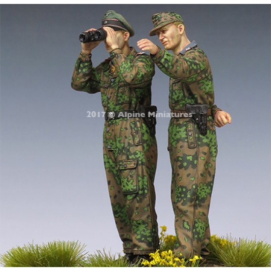 1/35 WSS Panzer Officers at Kursk Set (2 figures) 1/35 WSS Panzer Officers at Kursk Set (2 figures)