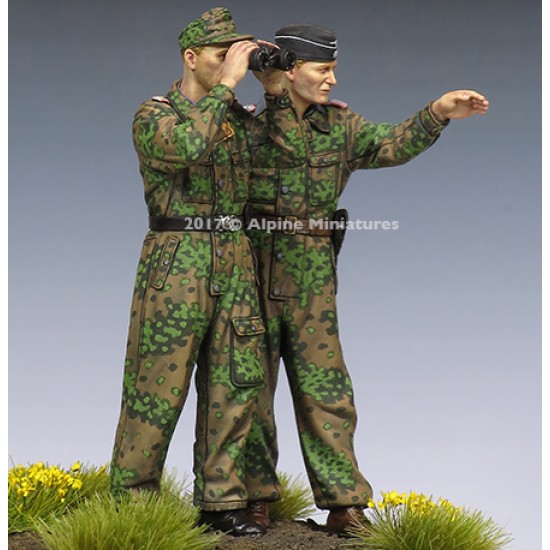 1/35 WSS Panzer Officers at Kursk Set (2 figures) 1/35 WSS Panzer Officers at Kursk Set (2 figures)