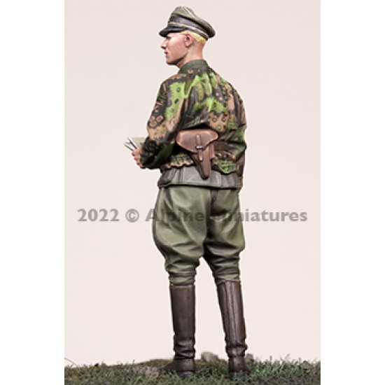 1/35 WSS Grenadier Officer 1/35 WSS Grenadier Officer
