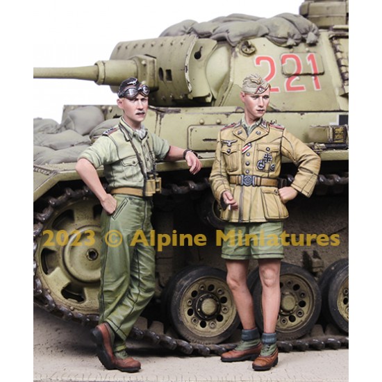 1/35 German DAK Panzer Crew Set (2 figures) 1/35 German DAK Panzer Crew Set (2 figures)