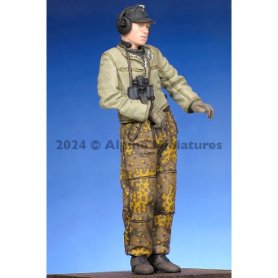 1/35 German Panzer Commander 1/35 German Panzer Commander