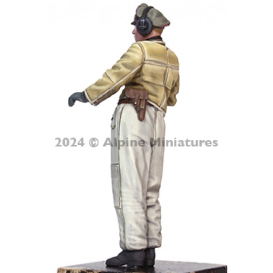 1/35 German Panzer Commander 1/35 German Panzer Commander