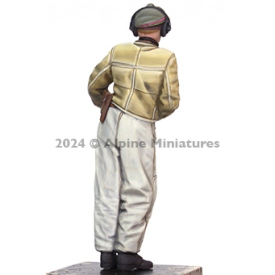 1/35 German Panzer Commander 1/35 German Panzer Commander