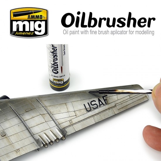 Oilbrusher - Dark Brown (Oil paint with fine brush applicator) Oilbrusher - Dark Brown (Oil paint with fine brush applicator)