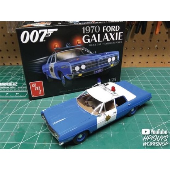 1/25 James Bond 1970 Ford Galaxie Police Car 1/25 James Bond 1970 Ford Galaxie Police Car