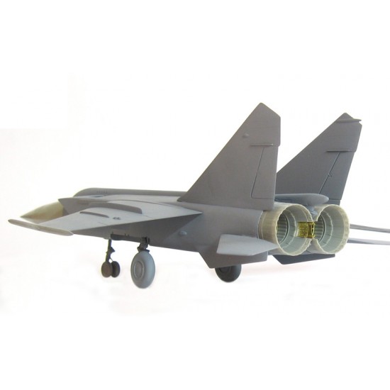 1/72 Mikoyan MiG-25R Reconnaissance Plane Conversion Set for Condor/Zvezda kits 1/72 Mikoyan MiG-25R Reconnaissance Plane Conversion Set for Condor/Zvezda kits
