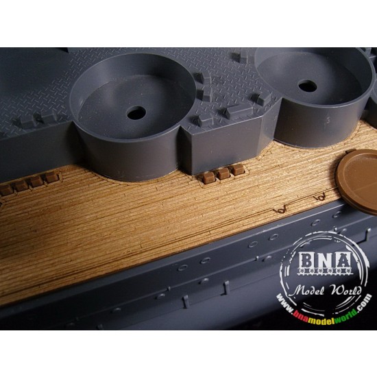 1/200 IJN Yamato Wooden Deck for Nichimo kit 1/200 IJN Yamato Wooden Deck for Nichimo kit