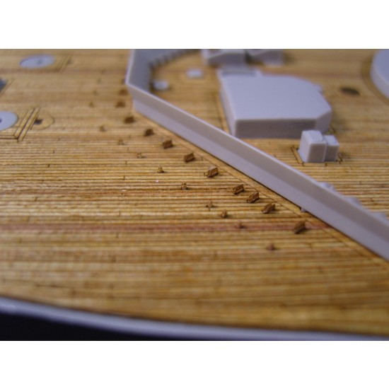 1/200 German Bismarck Battleship Wooden Deck (for Trumpeter 03702) 1/200 German Bismarck Battleship Wooden Deck (for Trumpeter 03702)
