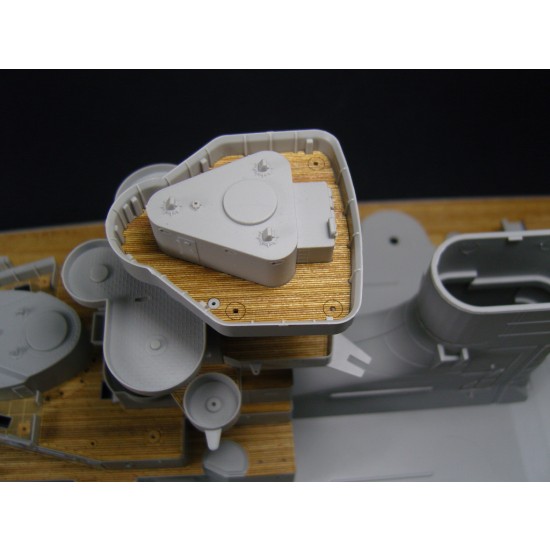 1/200 German Bismarck Battleship Wooden Deck (for Trumpeter 03702) 1/200 German Bismarck Battleship Wooden Deck (for Trumpeter 03702)
