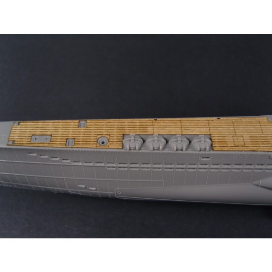 1/144 German Submarine Type VIIC/41 Wooden Deck for Revell kit #05100 1/144 German Submarine Type VIIC/41 Wooden Deck for Revell kit #05100