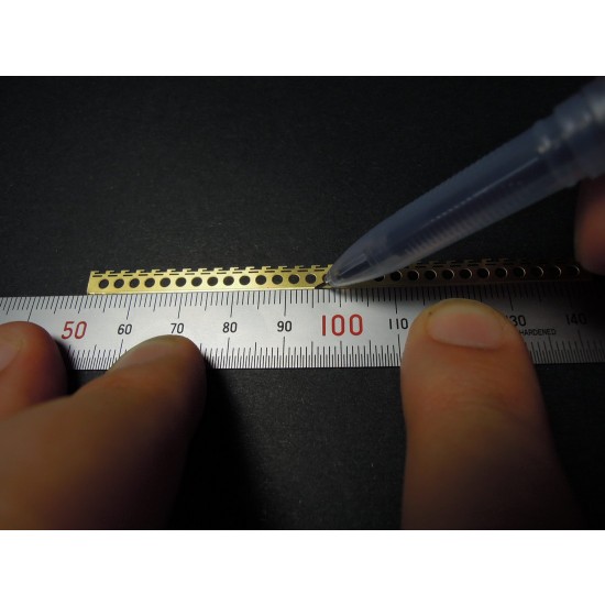 1/72 PSP (Perforated Steel Planking) / Marsden Matting Photo-Etched sheet (1pc) 1/72 PSP (Perforated Steel Planking) / Marsden Matting Photo-Etched sheet (1pc)