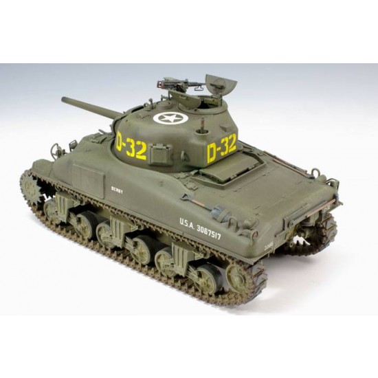 1/35 US Medium Tank M4A1 Sherman Late Production with Hedgerow Cutter 1/35 US Medium Tank M4A1 Sherman Late Production with Hedgerow Cutter