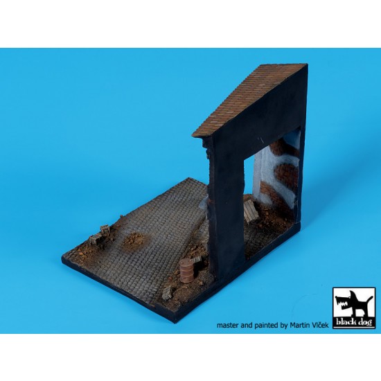 1/72 House Passageway Base 1/72 House Passageway Base