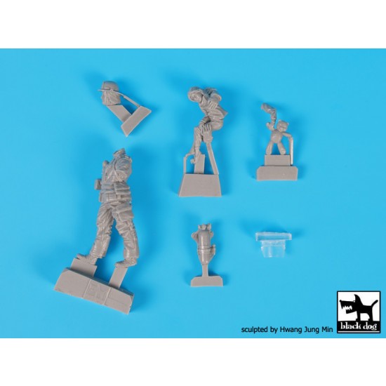 1/35 Firemen Big Set No.2 (5 Figures) 1/35 Firemen Big Set No.2 (5 Figures)