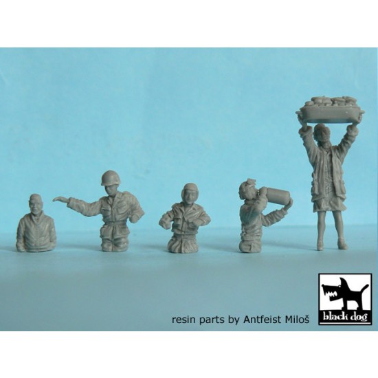 1/72 US Tank Crew and Civilian 1/72 US Tank Crew and Civilian