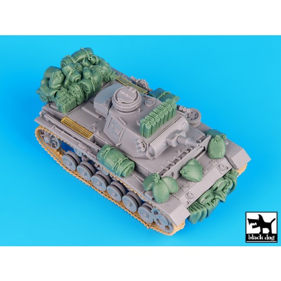 1/72 German PzKpfw III Ausf.N DAK Accessories Set for Dragon kit 1/72 German PzKpfw III Ausf.N DAK Accessories Set for Dragon kit