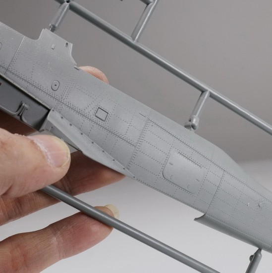 1/35 Focke-wulf Fw190A-6 w/WGr.21, Full Engine & Weapon Interior 1/35 Focke-wulf Fw190A-6 w/WGr.21, Full Engine & Weapon Interior