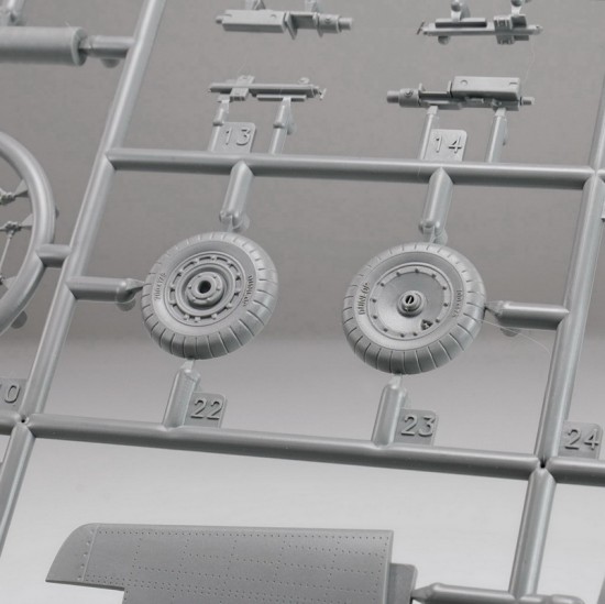 1/35 Focke-wulf Fw190A-6 w/WGr.21, Full Engine & Weapon Interior 1/35 Focke-wulf Fw190A-6 w/WGr.21, Full Engine & Weapon Interior