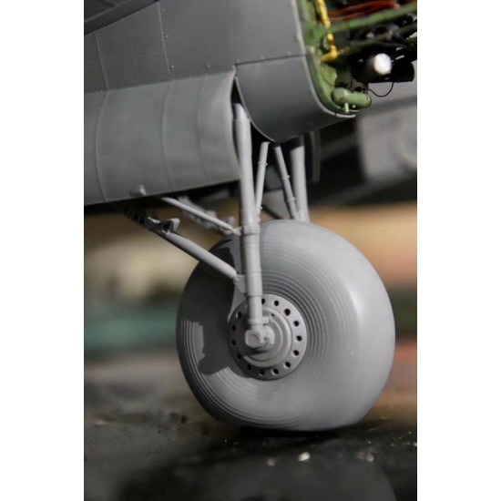1/32 Avro Lancaster B.MK.I/III w/Full Interior 1/32 Avro Lancaster B.MK.I/III w/Full Interior