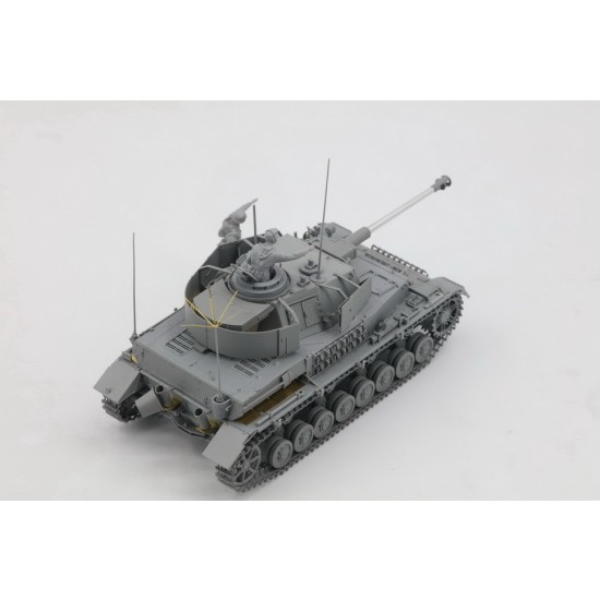 1/35 Pz.Beob.Wg.IV Ausf J w/Commander & Infantry 1/35 Pz.Beob.Wg.IV Ausf J w/Commander & Infantry