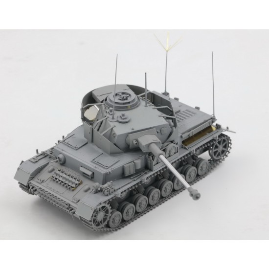 1/35 Pz.Beob.Wg.IV Ausf J w/Commander & Infantry 1/35 Pz.Beob.Wg.IV Ausf J w/Commander & Infantry