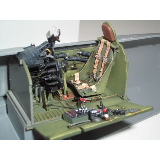1/32 P-47D Thunderbolt Bubbletop Interior Set for Hasegawa kit 1/32 P-47D Thunderbolt Bubbletop Interior Set for Hasegawa kit