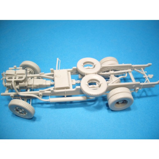1/35 Bianchi Miles (Italian Truck) Full Resin Kit with Photo-etched parts & Decals 1/35 Bianchi Miles (Italian Truck) Full Resin Kit with Photo-etched parts & Decals