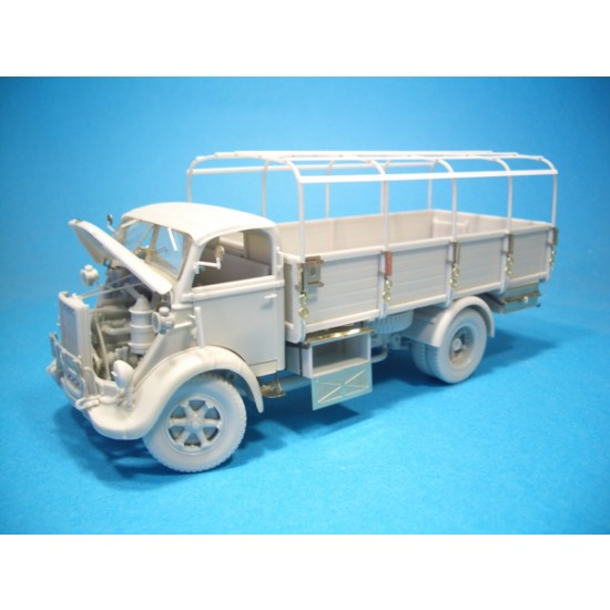 1/35 Bianchi Miles (Italian Truck) Full Resin Kit with Photo-etched parts & Decals 1/35 Bianchi Miles (Italian Truck) Full Resin Kit with Photo-etched parts & Decals