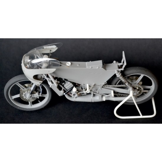 1/12 Garelli 125cc. 1987 World Champion (Driver: Fausto Gresini) 1/12 Garelli 125cc. 1987 World Champion (Driver: Fausto Gresini)