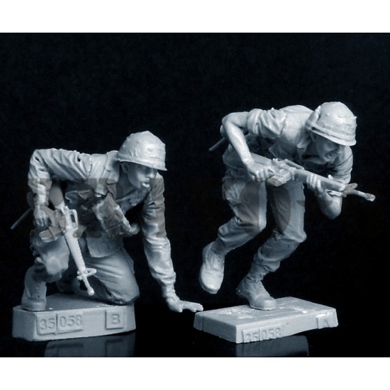 1/35 US Army Infantry Vol.9 Move! Move! with Decals (2 Figures) 1/35 US Army Infantry Vol.9 Move! Move! with Decals (2 Figures)