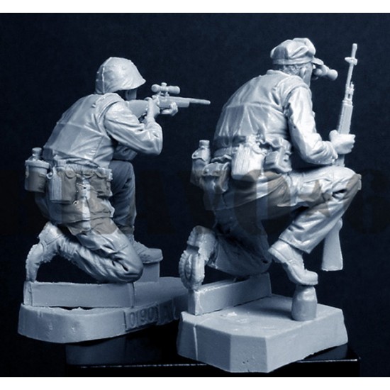 1/35 USMC Sniper Team, Tet 1968 (2 Figures) 1/35 USMC Sniper Team, Tet 1968 (2 Figures)