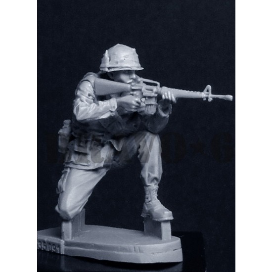 1/35 USMC Rifleman, Tet 1968 (1 Figure) 1/35 USMC Rifleman, Tet 1968 (1 Figure)