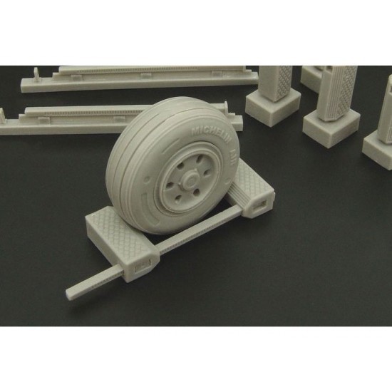 1/32 Modern US Navy Wheel Chocks 1/32 Modern US Navy Wheel Chocks