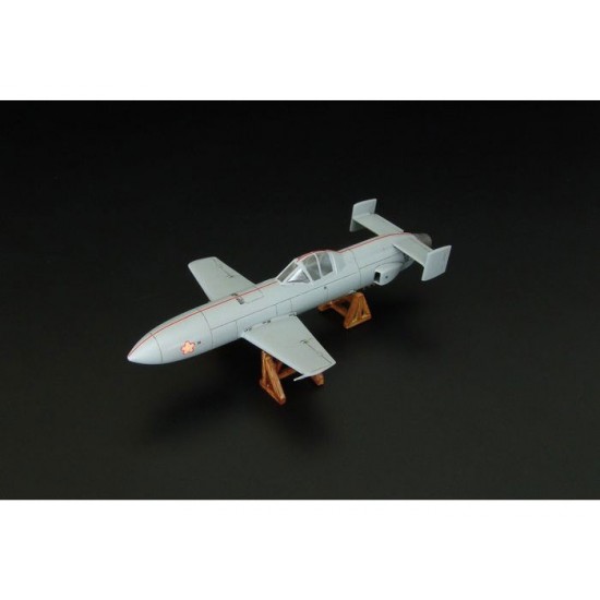 1/72 Yokosuka MXY-7 Ohka model 22 1/72 Yokosuka MXY-7 Ohka model 22