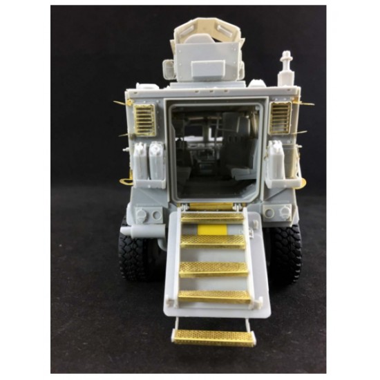 1/35 M1224 MaxxPro MRAP Armoured Fighting Vehicle 1/35 M1224 MaxxPro MRAP Armoured Fighting Vehicle