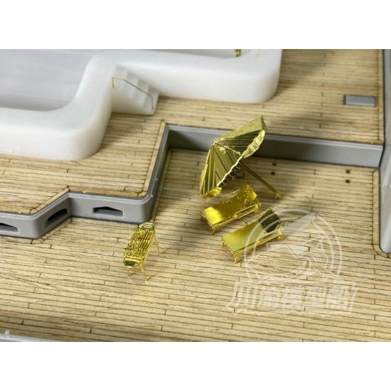 1/200 Titanic Wooden Deck Super Detail Set for Trumpeter kits #03719 1/200 Titanic Wooden Deck Super Detail Set for Trumpeter kits #03719