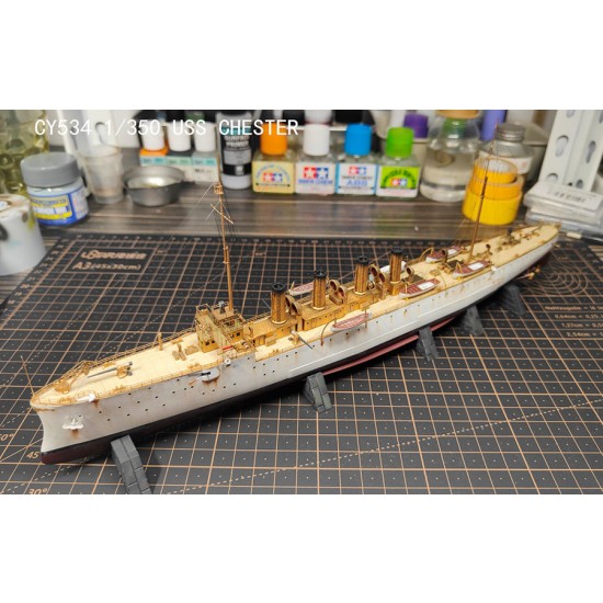 1/350 USS Chester Reconnaissance Cruiser Assembly Ship Kit 1/350 USS Chester Reconnaissance Cruiser Assembly Ship Kit